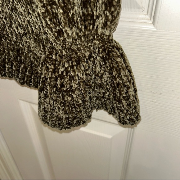 Cliche Petite Green Bell Sleeve Chenille Sweater Size M Boho Cottage Twee NWOT - Picture 6 of 8